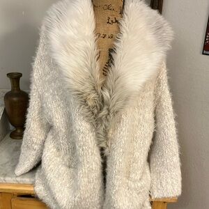 Cozy Anthropologie Brand Faux Fur Collar Cardigan Sleeping On Snow!!  Size Large